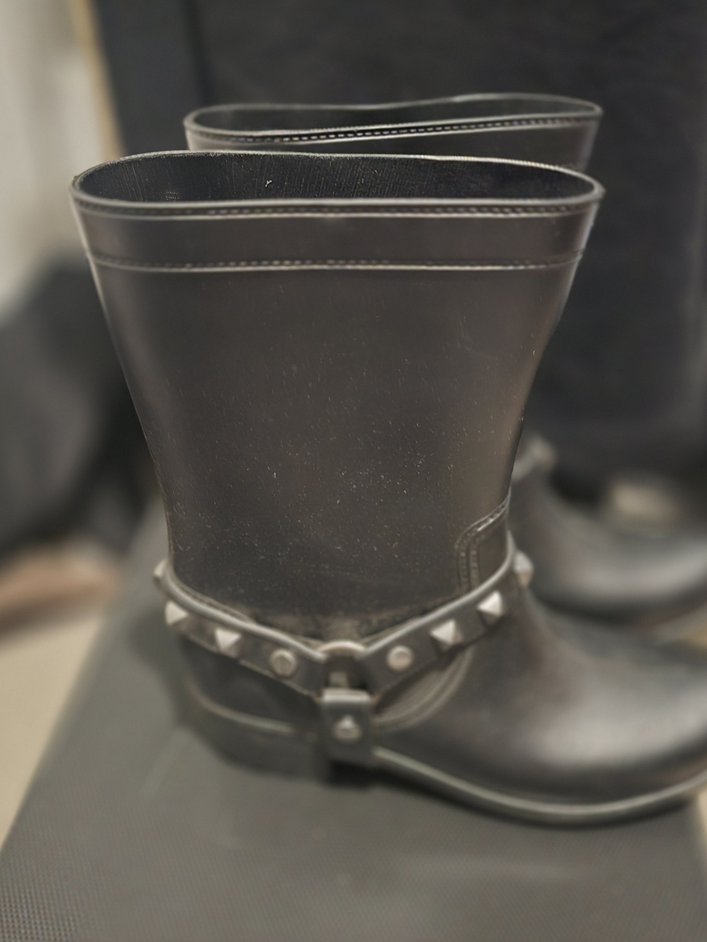 DIRTY LAUNDRY RAIN BOOTS